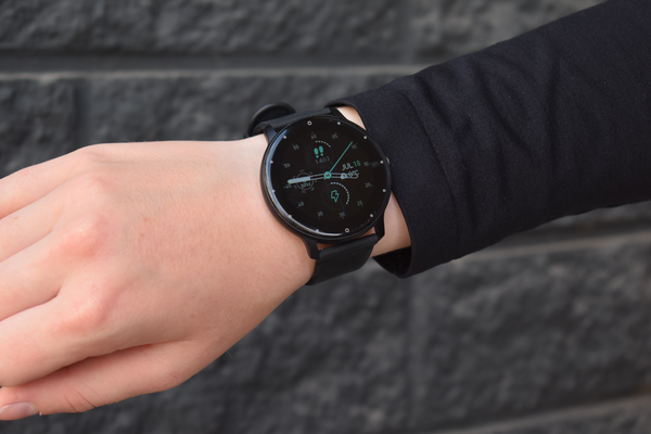 De Voordelige Kiraal Fit 5 Smartwatch: Waarom Kiezen?